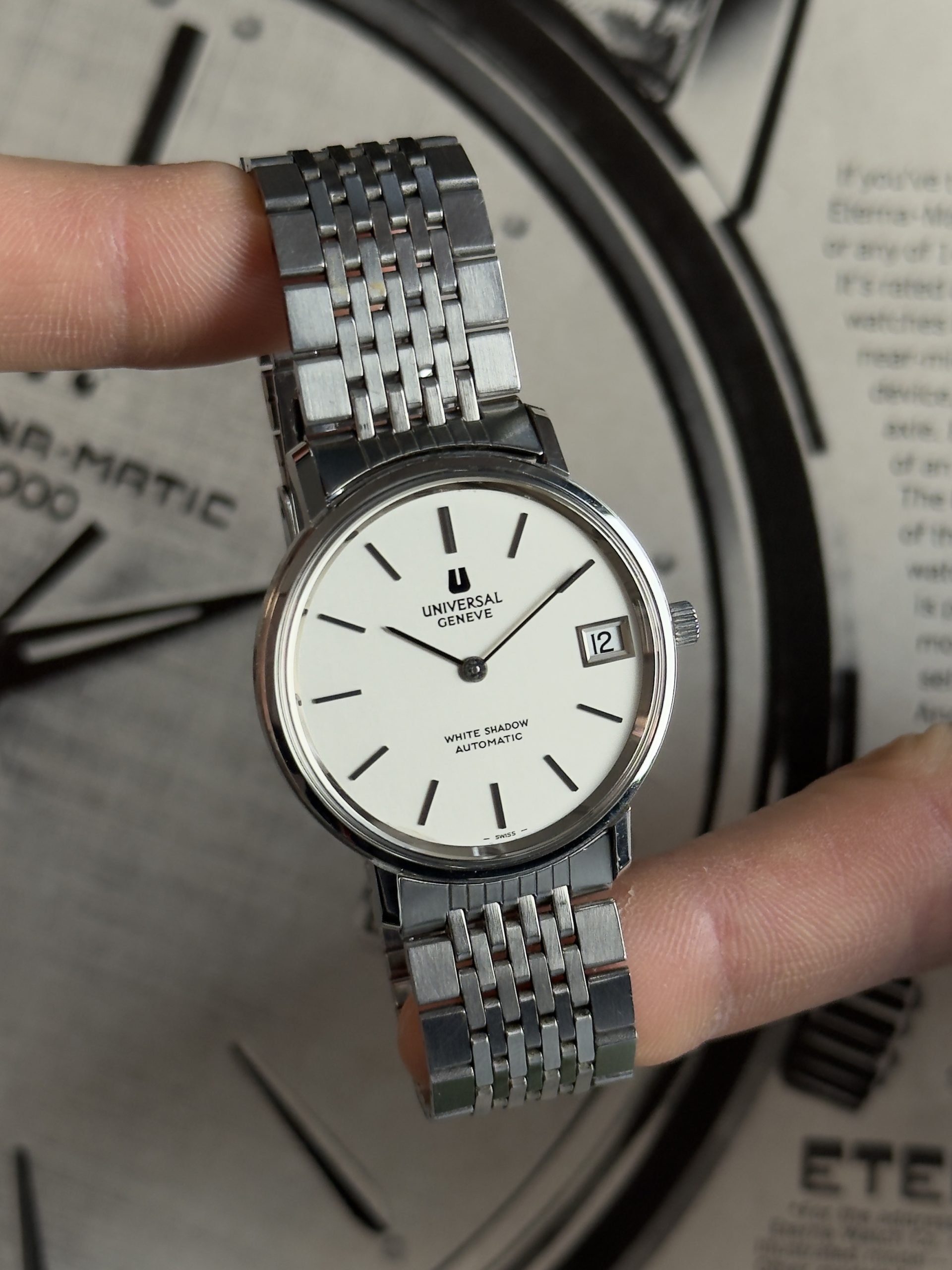 Montre Universal Genève White Shadow Automatic 867101