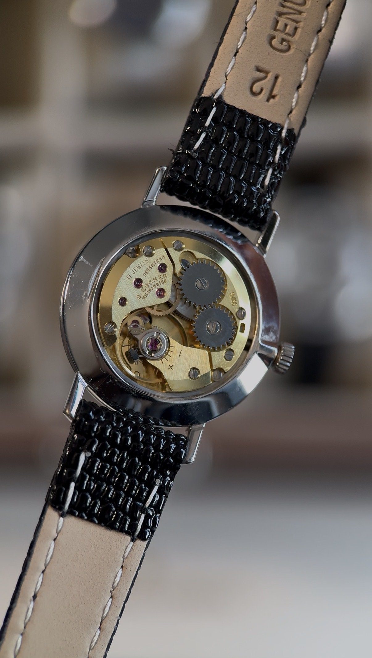 Montre Eska St-Moritz cadran pierre jade néphrite